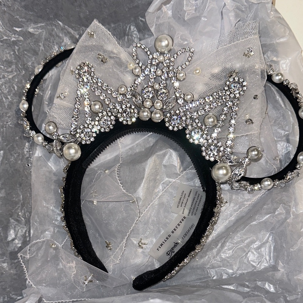 Elegant Silver and Black Crystal Headband